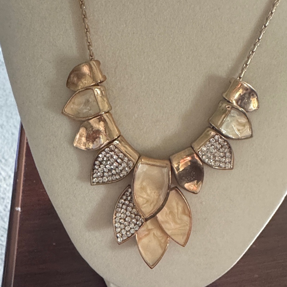 Elegant Gold and Cream Necklace - Picture 2 of 4